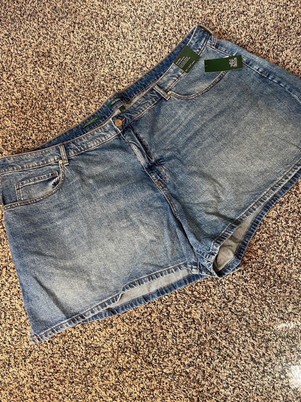 Wild Fable Curvy Mid Rise Classic Blue Denim Women’s Shorts Plus Size 30 | NWT - Picture 3 of 8
